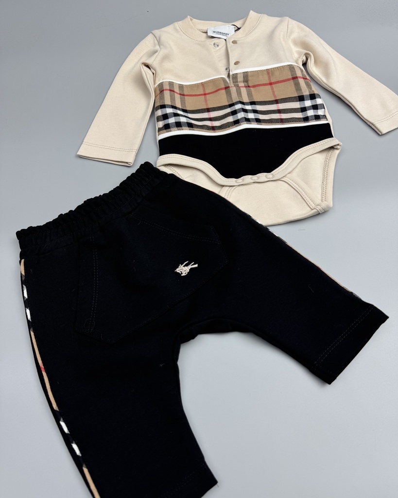 Burberry Tracksuit 9011