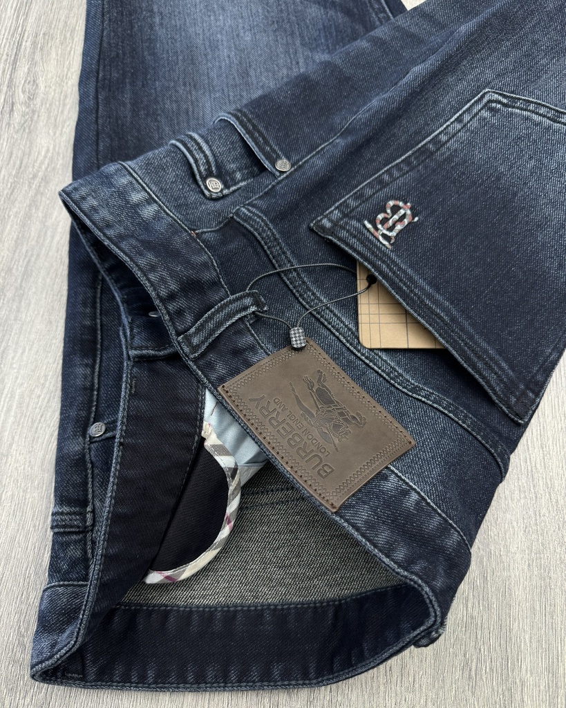 Burberry Denim Jeans B7713